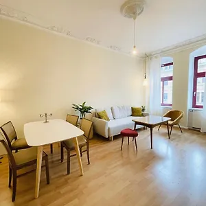 Stilvolle Altbauwohnung Am Rande Der Dresdner Neustadt Dresden